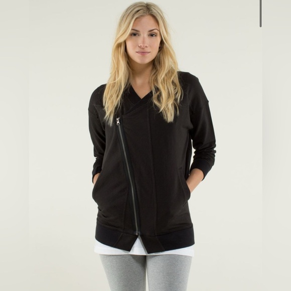 lululemon athletica Jackets & Blazers - Lululemon Mula Bundle Wrap Telemark Print Gray Black Size 4